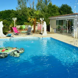 Maison d'hôtes Gîtes D Hôte Jacuzzi Piscines Sauna Privés, Villematier